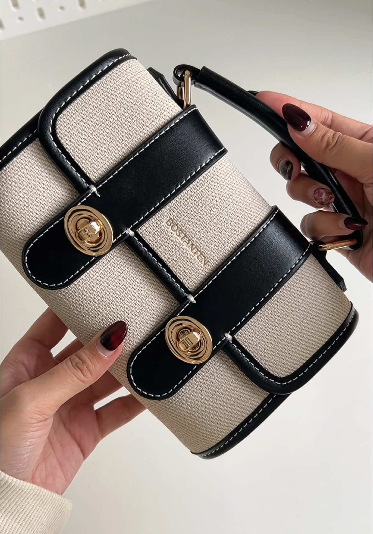 Been eyeing this product! And finally meron na din ako. Ang ganda niya🥵💗 #minislingbag #bagforwomen #minibag #bostantencambridgebag #bag 