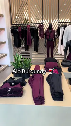 #aloyoga #aloyogahaul #alo #fyp #burgundy 