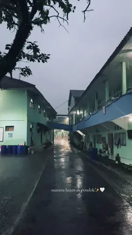 🌧️ #tiktok #fypシ゚viral #santripondok #ngajibareng 