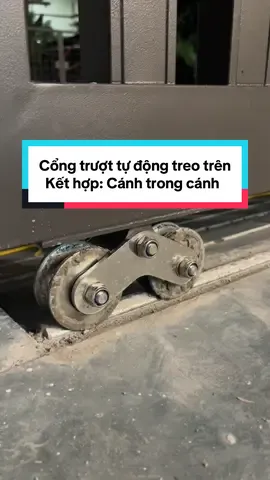 Cổng trượt tự động treo trên cao tránh lụt. Kết hợp cánh trong cánh cho người đi bộ #cổng_điện #cổng_thông_minh #mẫu_cổng_đẹp #cổng_trượt #cổng_lùa_tự_động 