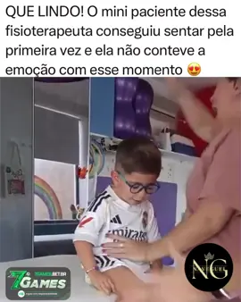 ✨ Um momento de pura emoção tomou conta da web! A fisioterapeuta Nélida Prieto compartilhou a conquista incrível do pequeno Fran, que conseguiu se sentar sozinho pela primeira vez 🙌💙. A reação dela foi contagiante: lágrimas, gritos e pulos de alegria 🥹🎉. Esse registro viralizou e mostrou ao mundo a importância dos profissionais de saúde que trabalham com amor, carinho e humanidade ❤️👩‍⚕️. “Este mundo precisa de mais pessoas como você, que celebra a conquista do outro” – e nós concordamos totalmente! 🌍💪 #amor #conquista #fé #força #esperança 