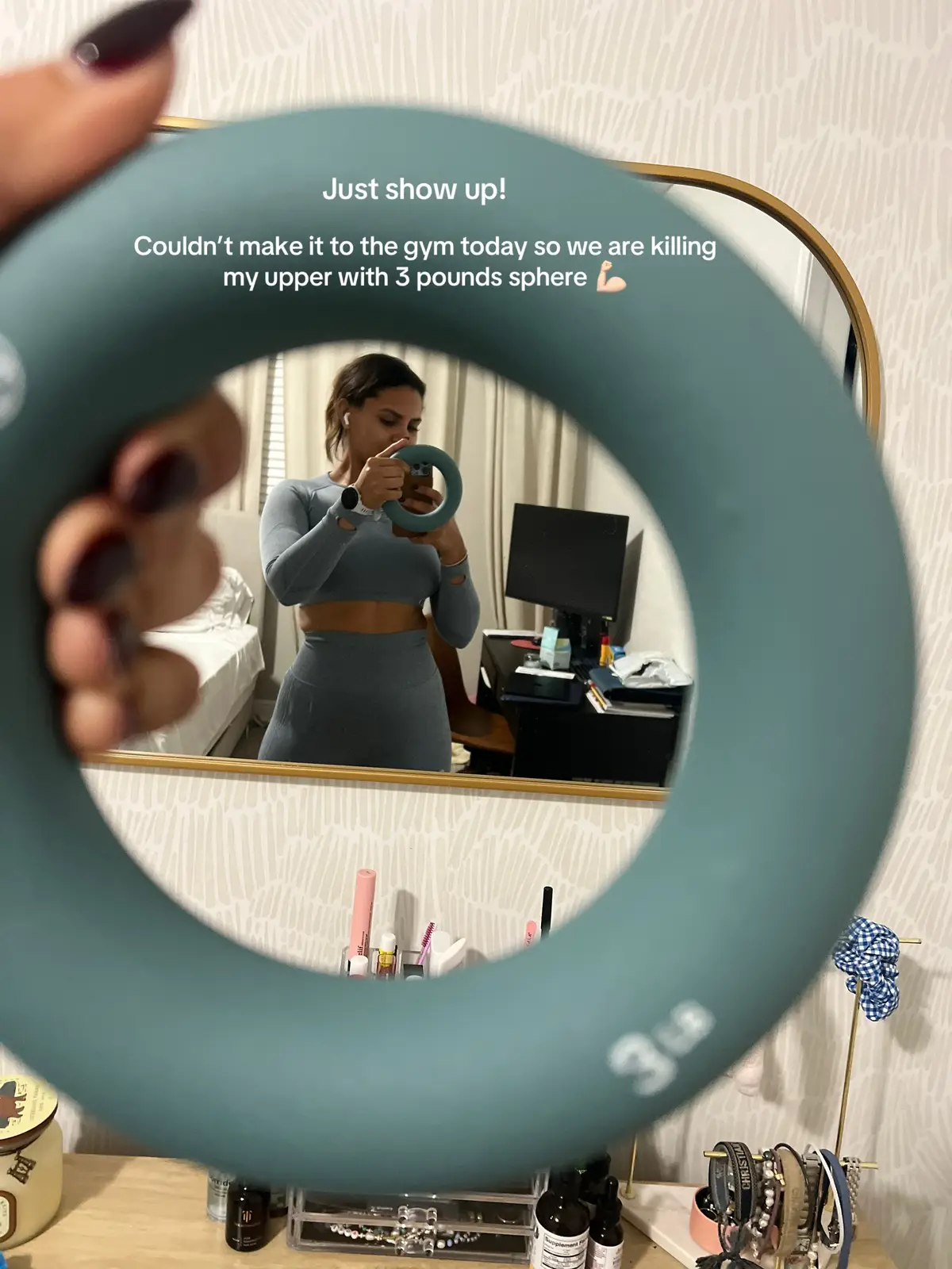 Couldn’t make it to the gym today so killing upper at home 💪🏻  #healthylifestyle 