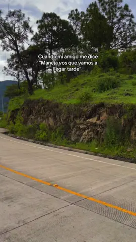 A correr los Lakers 🚀🛵😍 #biker #moto #velocity #paratiiiiiiiiiiiiiiiiiiiiiiiiiiiiiii #yamaha #fz150 #viral #guatemala #piques #viralvideos #fyp 