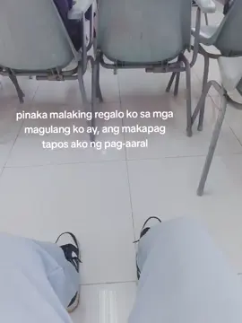 mag tatapos para sa pangarap ko at pangarap ng magulang ko#fypurpage #livephoto #fyppppppppppppppppppppppp 