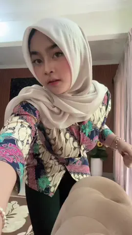 udah rapih pagi pagi