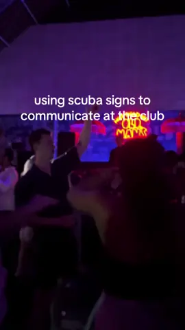 lionfish took us by surprise 🌊🐟🐠🦀🐙🐬🐳🌅🐡🤿  #scuba #scubadiving #padi #dance #club