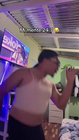 Mood ante de dormir 😂😂😂😂😂#video #famosos #viraltiktok #alofokeradioshowtiktok @Carlos Montesquieu 