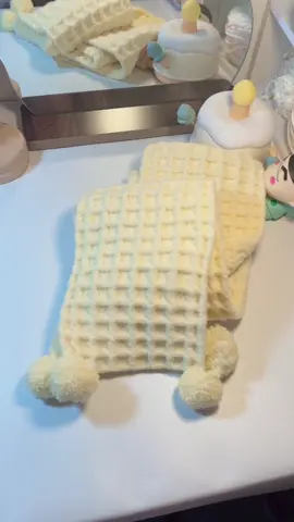 Một chiếc khăn bánh waffle 🧇 #danaumoclen #khanwaffle #khanquangco 