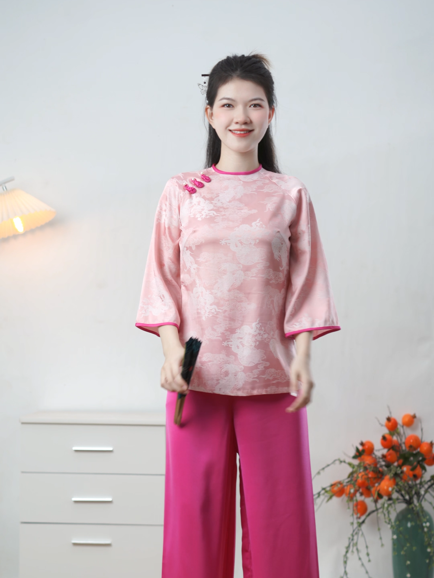 Yêu sự nhẹ nhàng tinh tế. Với set đồ đi chùa luôn sẽ ưu tiên những điều như thế thôi 📿#camhouseaodai #aodaivietnam #aodaigiaovien #xuhuong #phapphuc #phapphucdichua #xh