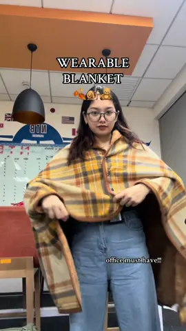 office essential #wearableblanket #officelife #fyp #corporatetiktok #foryoupage 