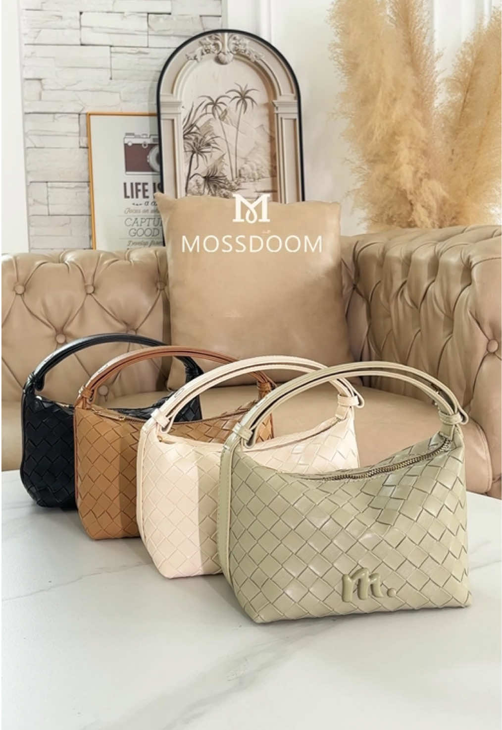 Minimalist design, maximum charm 💫 The Celestia Bag is here to elevate your everyday style. #MossdoomIndonesia #TimelessElegance #WIBGajian #GAJIHIRING #MOSSDOOMDAY    