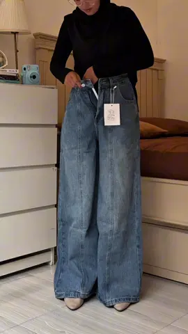 celana jeans korean style by @Alice clother. #fyp #fyppppppppppppppppppppppp #racunoutfit #racuntiktok #outfitideas #OOTD 