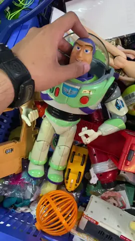 เล่นหนักไปหน่อย😂 #ของสะสม #ของมือสอง #ของเล่นยุค90 #toystory #buzzlightyear 