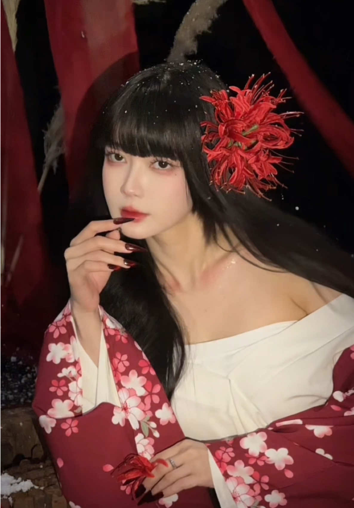 Hypnotic bloom ♥️ #vicchuche 
