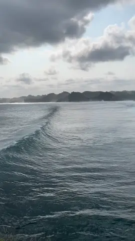 ini terakhir deh post ombaknya soalnya secantik itu🥹🥰#fypage #fyppppppppppppppppppppppp #malang #batubengkungbeach 