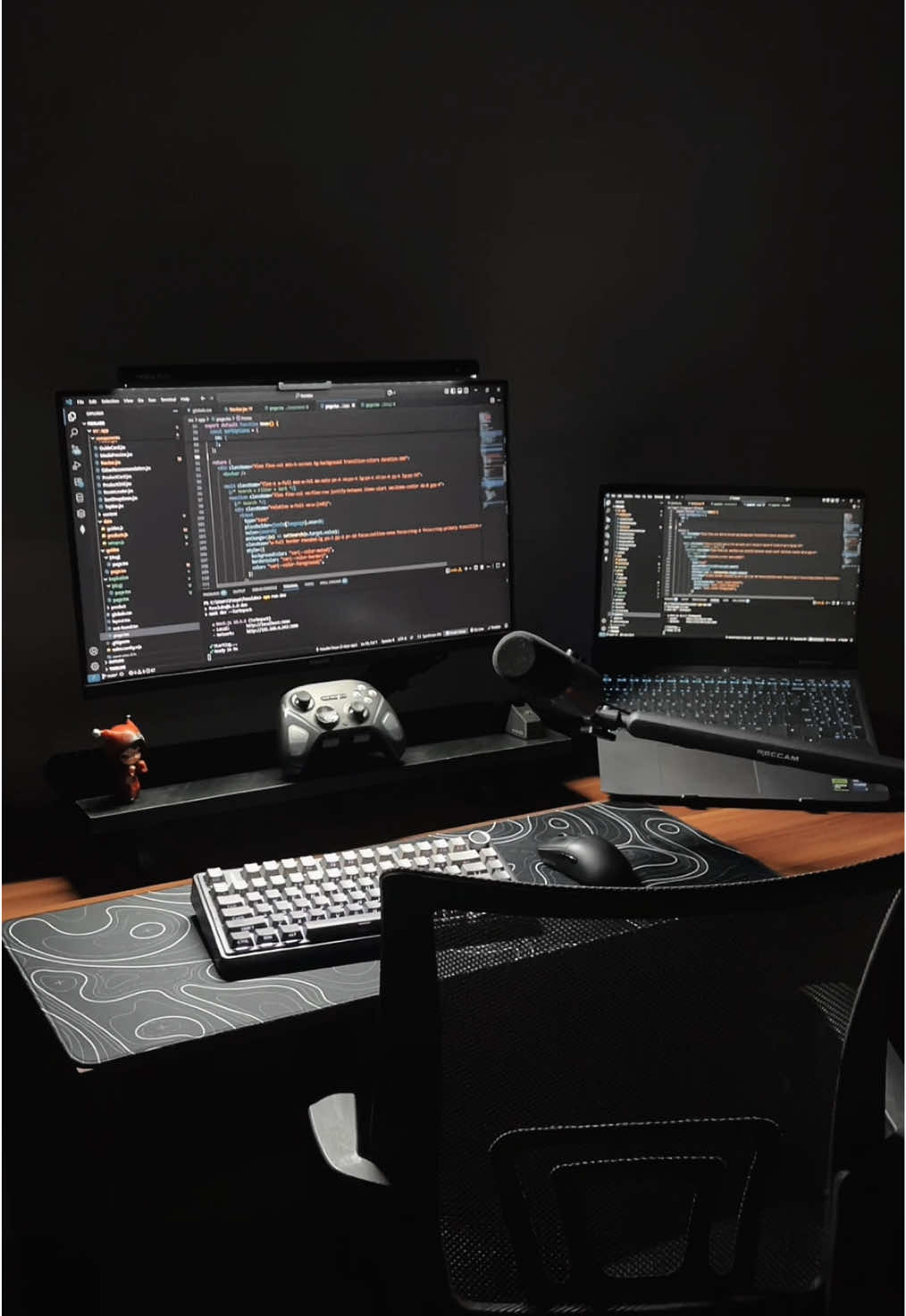 programmer simple setup 👀 — #techtok #setup #setuplaptop #setupgaming #desksetup 