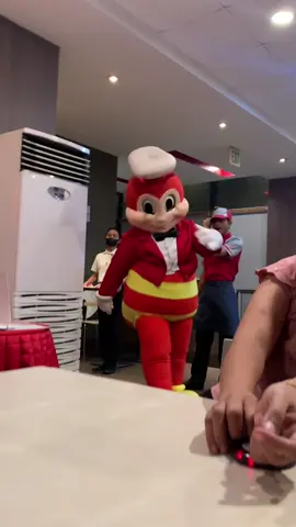 Nagtatampo si jollibee☺️😍 #jollibee #happypill #enjoy