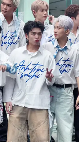 She down for the crazy boy 😌 #codynamvo #anhtraisayhi 