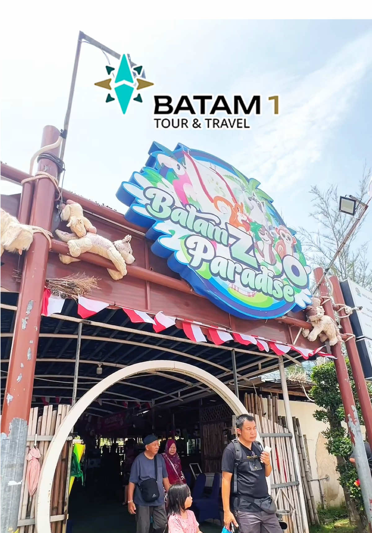 Fun, laughter & unforgettable moments at Batam Zoo Paradise! From friendly animals to exciting attractions – there’s something for everyone to enjoy 🎉✨ 📸 A perfect trip for families, friends & kids to explore nature, play, and create memories together. With Batam1 Tour & Travel, your holiday is always stress-free & full of joy 🌴🚤 👉 Let’s plan your Batam adventure today and discover the fun waiting for you at Zoo Paradise! #BatamZoo #BatamTravel #FamilyTripBatam #BatamGetaway #BatamTour  