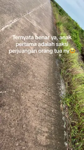 Masyaallah🥹🤍, doain ayah dan ibu sehat selalu ya nak #fyp #ibudananak #babygril #orangtua #kasihsayang #anak #fyppppppppppppppppppppppp 