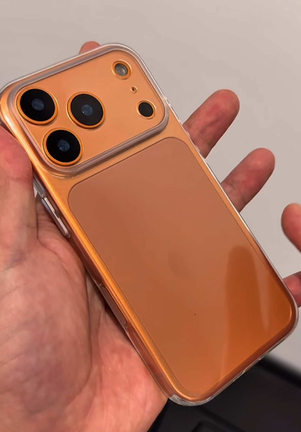 Ốp mỏng nhẹ đẹp nha #tonycase96 #oplungchongsoc #oplungiphone #oplungtrongsuot #oplungsilicon 