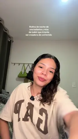 Rutina de noche después de un día pesado en la universidad de bailarinas 🤍🩰 #bailarinas #universidaddebailarinas #contemporarydance #nightroutine #dancer 