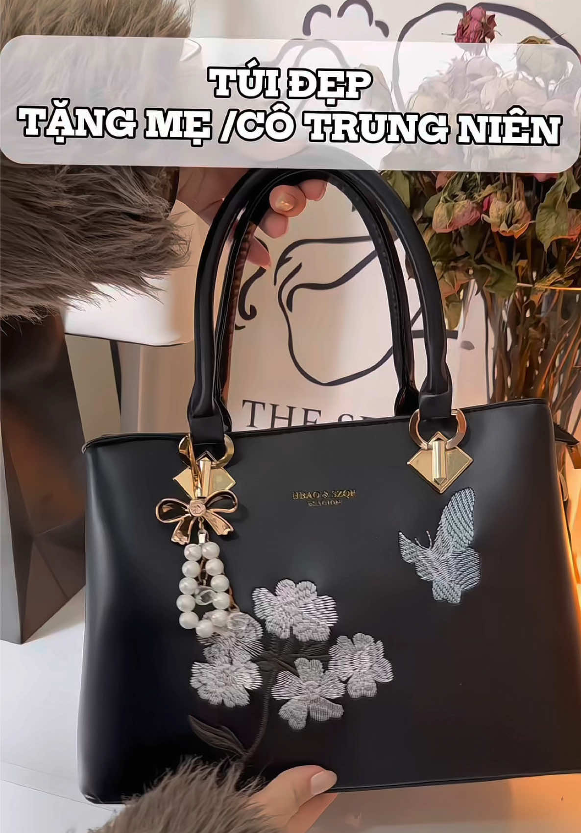 Mẫu túi trung niên nhìn sang lại đẹp nữa. Dành cho bạn nào cần tìm túi tặng mẹ/cô nhé🎀🎀#quatangme #tuixachtrungnien #tuixachtangme #Tuixachshehouse 