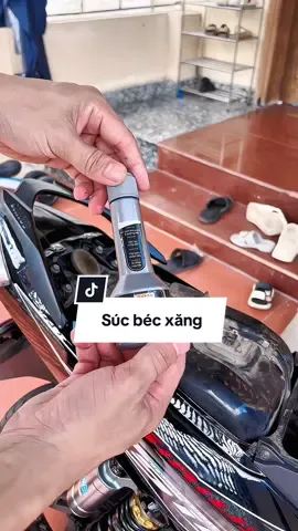 Súc béc xăng Dchem vệ sinh kim phun buồng đốt cho xe máy khá hiệu quả. #sucbecxang #vesinhkimphunbuongdot 