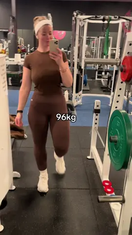 I’ve wanted to use this sound for so long! #weightloss #weightlosstransformation #weightlossbeforeandafter #inspirationalvideo #gymmotivation🏋️‍♀️ 