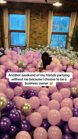 It really be feels like that sometimes 🥹😍  #blandyseventsllc #fyp #balloondecor #balloonclassesonline 