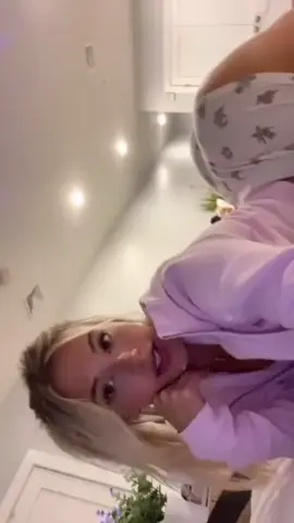dance hot blonde girl shake twerk #blonde #hot #twerk #dance #shake 