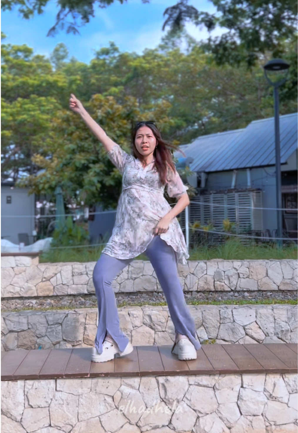 Masih Candu💃🏼, Ada yang tau kameramannya siapa? 🤣  Yuk ikutan kelas Dance akuu, cowok-cewek, online-offline, Private-Ramean bisa yaaa  Minat lgsg DM 😉 #elhadhela #janaabeaali #war2 #bollywooddance #fypindia 