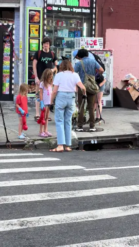 People has started to clean streets of NYC by themselves. #newyork #usa #brooklyn #life 