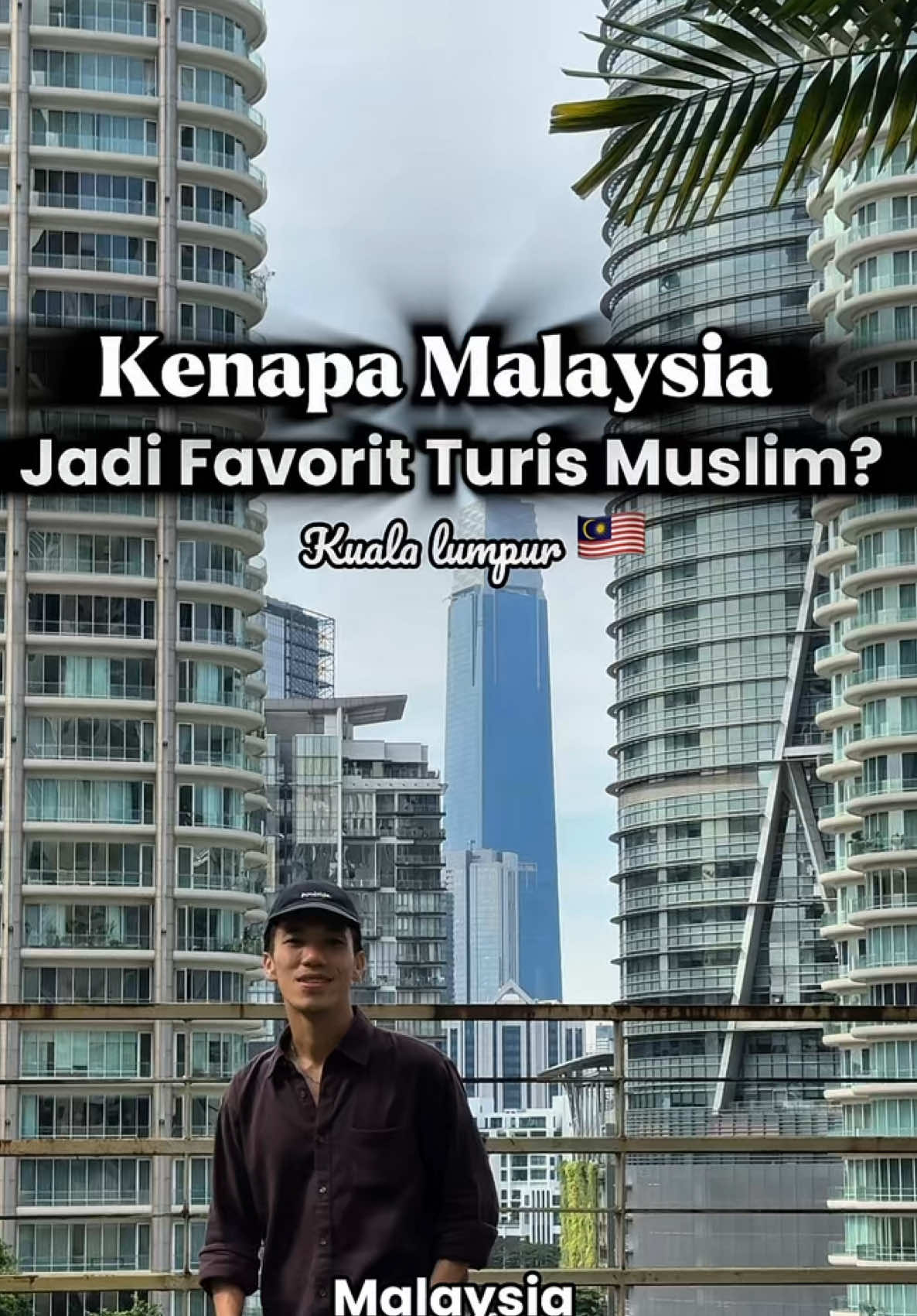 Malaysia memang beda kalau soal wisata halal Makanan halal gampang dicari nasi lemak, mamak 24 jam, sampai street food di Kuala Lumpur selalu dan di kampung baru selalu jadi favorit turis Di tengah kota modern, masjid indah seperti Masjid Putra dan Masjid Jamek tetap berdiri megah lengkap dengan fasilitas yang nyaman Hotel, mall, sampai tempat wisata juga ramah Muslim jadi keluarga yang liburan merasa aman dan tenang Itulah alasan jutaan turis Muslim tiap tahun datang ke Malaysia Kalau kamu ke sini lebih penasaran coba kuliner halal, city tour, atau wisata masjid #malaysia #kualalumpur #infrastructure #traveltiktok #malaysian 