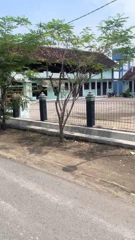 Salah satu opsi warung bakaran siang hari di Cepu. Kalian buruan cobain sih. Maps nya klik lokasi ya gessss #kulinercepu #kulinerblora 