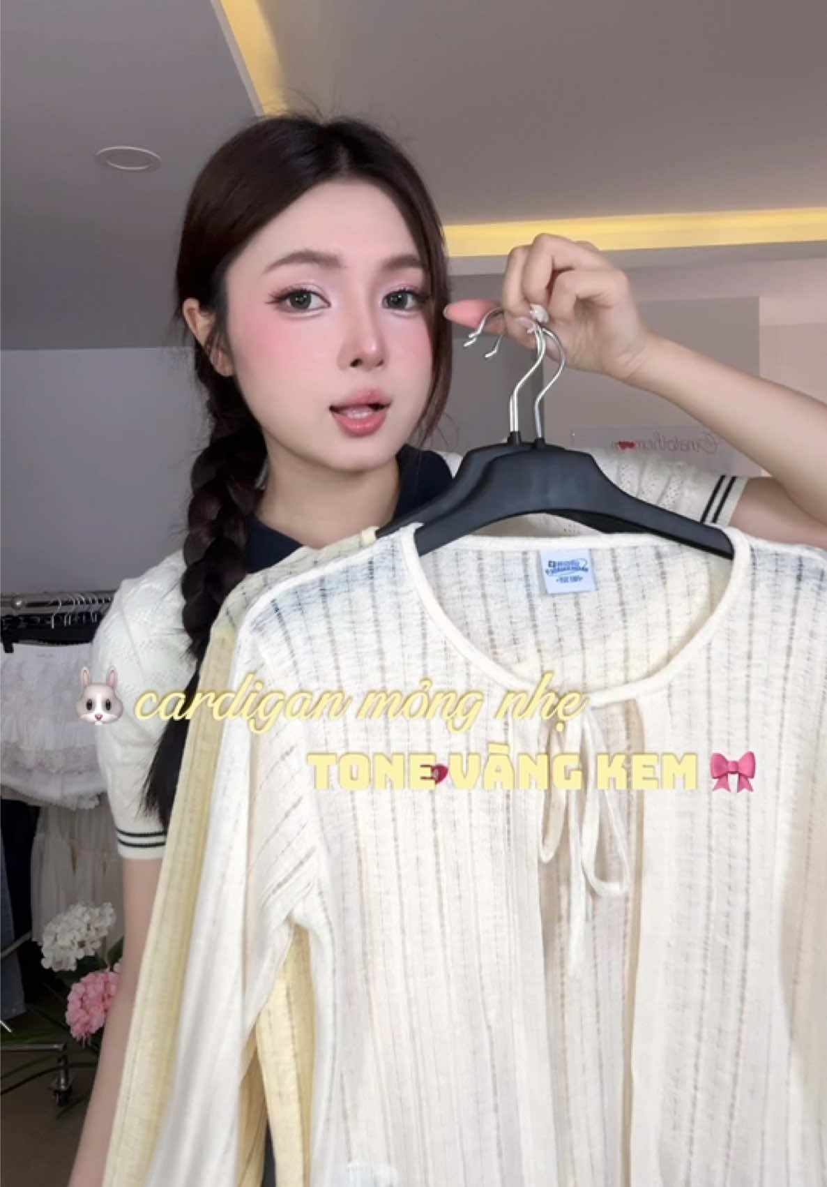 Có màu đen nữa nhen, bà nào tam giác ngược giống tui chắc sẽ iu mấy em cardigan mỏng nhẹ này lắm lun 🌼💛 #onlymie #vulaci #muataitiktok 