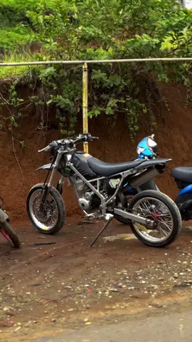 allhamdulillah #klx150 #klxsupermoto #masukberanda #supermotobandung #klxroadrace #klxkomorodstyle #klx200 #4u #supermototiktok #supermotoherex #surexgank 