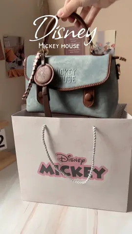 This disney bag is the perfect christmas gift for your love ones 😍 #disney #cutebag #womensbag #slingbag #disneybag 