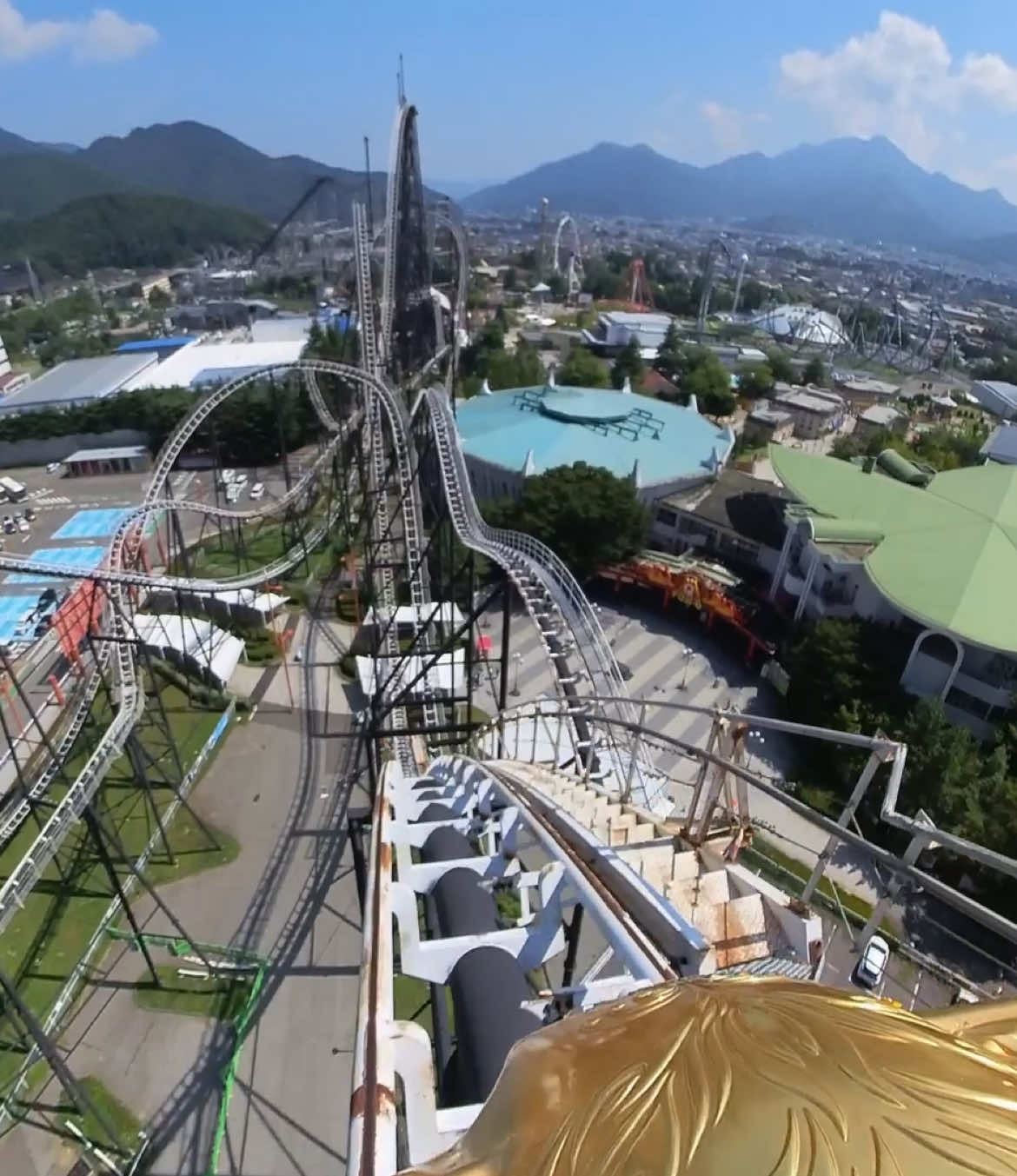 富士急ハイランドの人気No.1コースター『FUJIYAMA』の乗車映像です。日本が世界に誇るキング・オブ・コースター！！ #富士急ハイランド #絶叫マシン #おすすめにのりたい #テーマパーク 