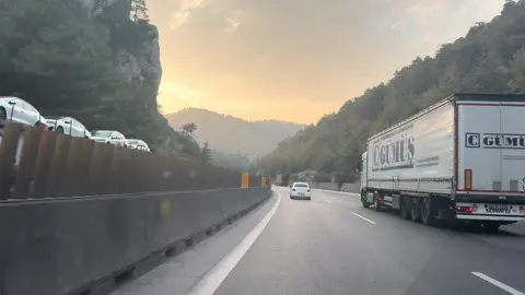 Hayat öyIe bir noktya getirir ki insanı; Eskiden “hiç bitmesin” dediğin günIere, Keşke hiç yaşamasaydım dersin….