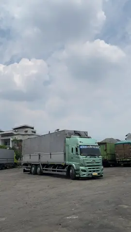 tidak ada modal tidak ada komentar@Hewood @Godress Logistik Official #komunitastruckmalang #xybca #godresslogistic #wingbox #masukberandafyp 