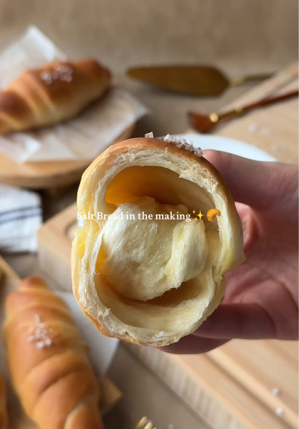Imagine fresh bread out of the oven with a salty twist… yup, that’s today’s bake. Oh and yes, i made the BOY version too!  Want me to share?🤤  #saltbread #fyp #baking #koreanbread #recipes 