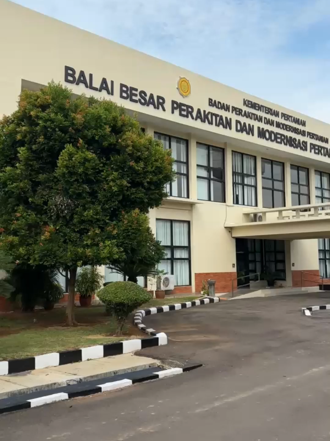 🔎 Mekanisme Permohonan Informasi Publik di BRMP Padi Sebagai badan publik, BRMP Padi berkomitmen memberikan layanan informasi yang transparan, akuntabel, dan sesuai dengan ketentuan perundang-undangan. Di BRMP Padi, layanan informasi tersedia melalui Portal PPID yang memudahkan pemohon dalam mengakses data sesuai kebutuhan. Permohonan akan diproses dalam waktu 10 hari kerja atau maksimal 17 hari kerja. Jika belum puas dengan jawaban yang diberikan, pemohon berhak mengajukan keberatan maupun sengketa informasi melalui Komisi Informasi. Dengan tata kelola informasi yang baik, BRMP Padi berupaya mewujudkan badan publik yang informatif, terbuka, dan bermanfaat bagi seluruh masyarakat. Informasi lebih dekat, lebih bermanfaat. Salam keterbukaan informasi. #BRMPPadi #PPID  #keterbukaaninformasipublik #InformasiPublik  #Transparansi #PelayananPublik