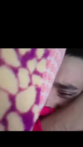 কালকে রাতে অনেক কান্না করছিলাম, এতো আর্তনাদ  সোনার কেউ ছিলো না, ঐ মুহূর্তে বড় একটা লাগছিলো, তখন দুই হাত দিয়ে চোখের পানি মুছতেছিলাম আর মনে মনে হাসতেছিলাম এটা ভেবে, যার জন্য এতো কিছু সেই তো জানে না কিছু..!! 😢💔 #foryou #vairal #foryou  #emon54900 #onamika 