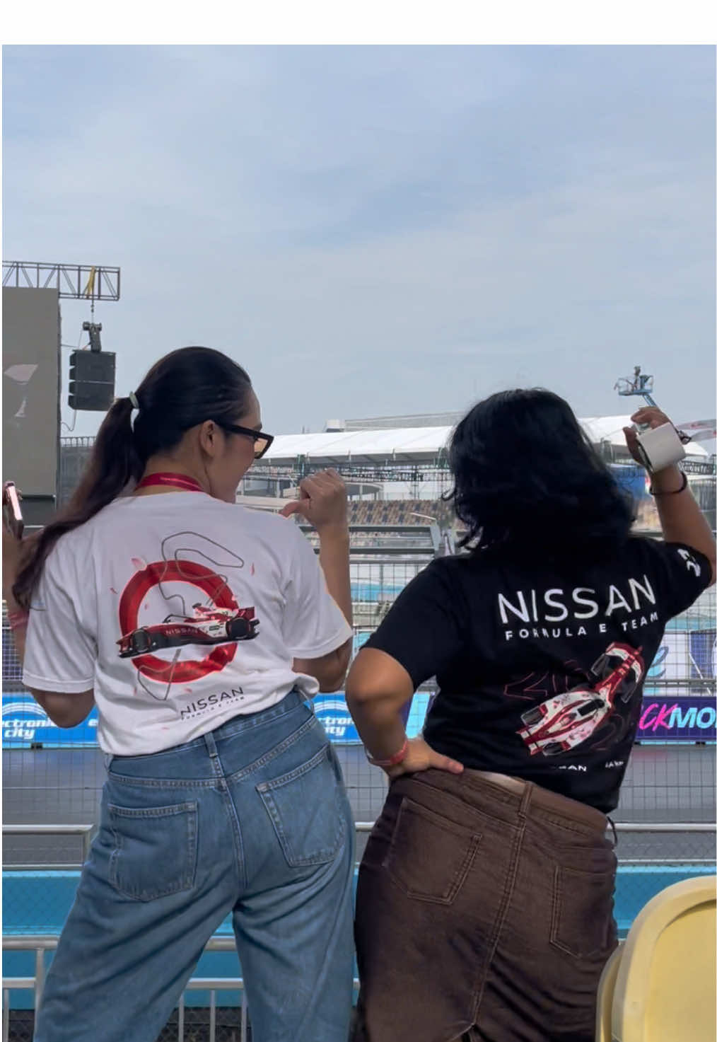 Take us back to the race track please 😭 #Motorsport #formulae #jakartaeprix #nissan #transition @NISMO 