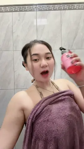 Pokoknya wajib bgt mandi trus sekarang, sabun mandi mengandung 5% niacinamide dan Vit. E #ibsbodywash 
