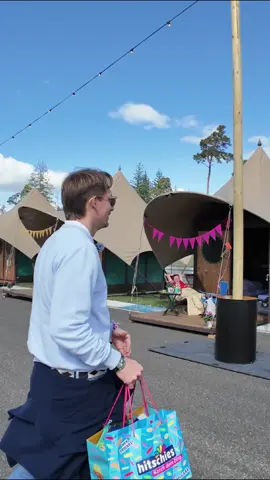 Anzeige | Diese Art von Camping find ich ja auch mega.🤩⛺️💫 #hitschies #camping #glamping #festival 