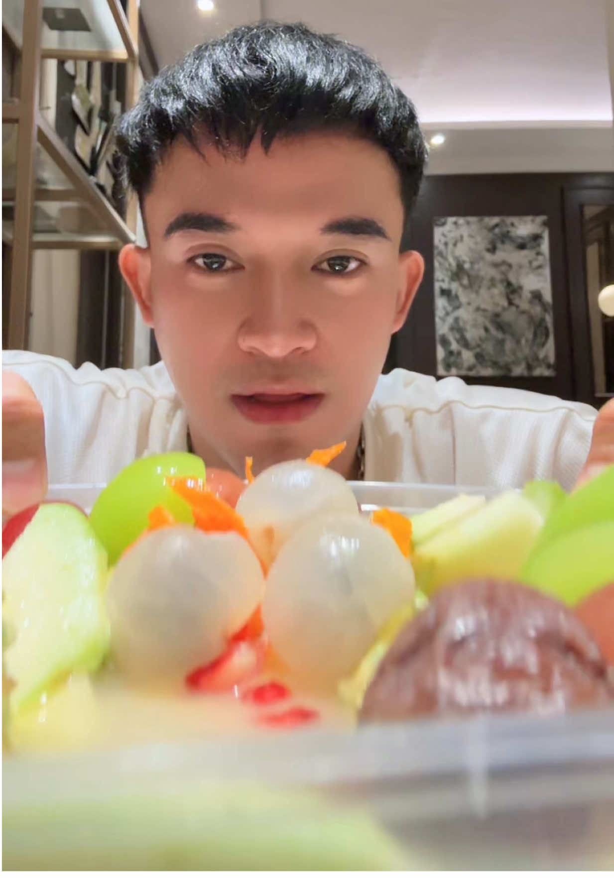 Makan asinan  kimboyoy enak banget 🤤🤤