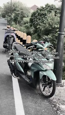 ngeliat motor impian lewat dan cuma bisa bilang 
