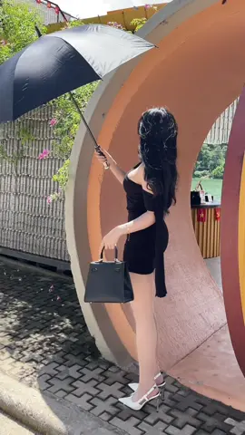 Dáng em..☘️☘️#xuhuong #fashion #vayxinh #gaixinh 